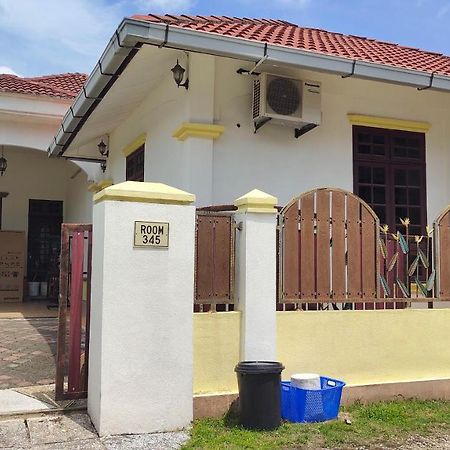 Room 345 Kota Bharu Kültér fotó